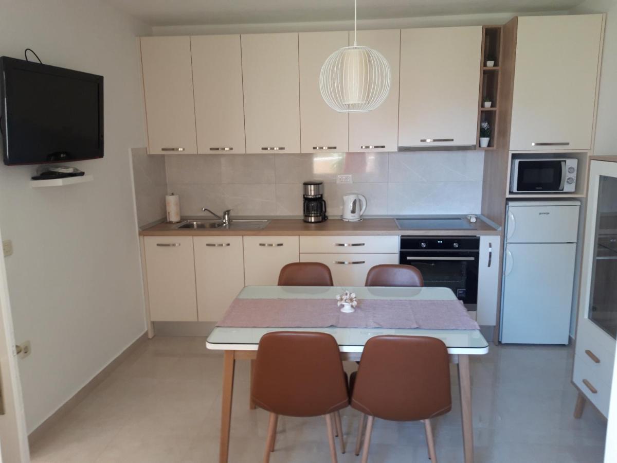 Apartments Smiljana Mucic Makarska Eksteriør bilde